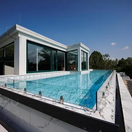 Bauhaus Wellness 105 شقة