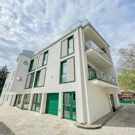 Bauhaus Wellness 105 * Siofok