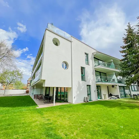 Bauhaus Wellness 105 Siofok