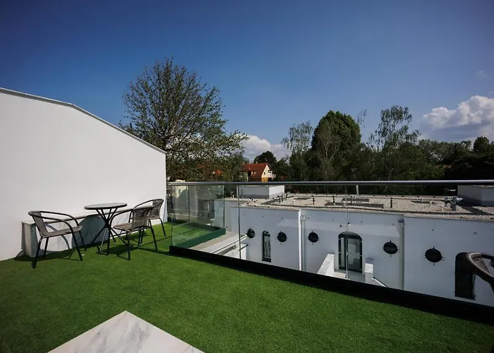 Bauhaus Wellness 105 * Siófok