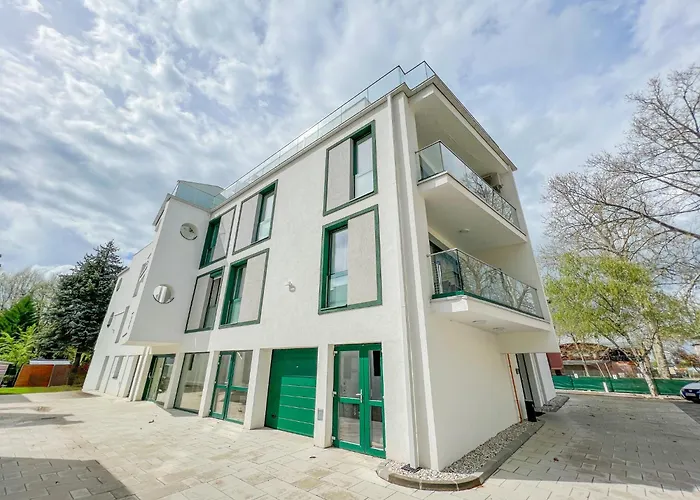 Bauhaus Wellness 105 * Siofok